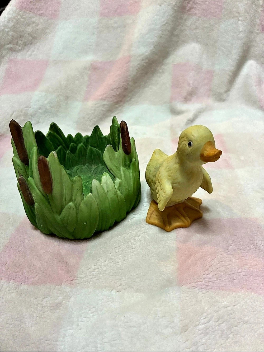 Woodland Surprises Duck & Grass Holder Figurine
